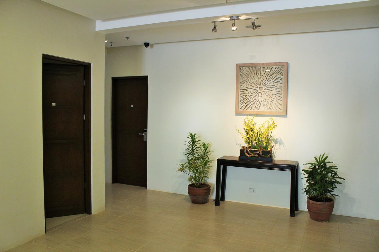 Visitors 2*